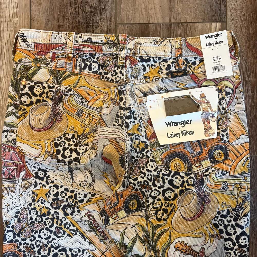 Wrangler Lainey Wilson Bell Bottom Flare Jeans NWT 32x34 Western - Picture 6 of 8